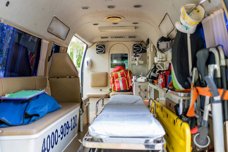 重庆市武隆区私人急救车急救中心如何选？看这几点核心要素