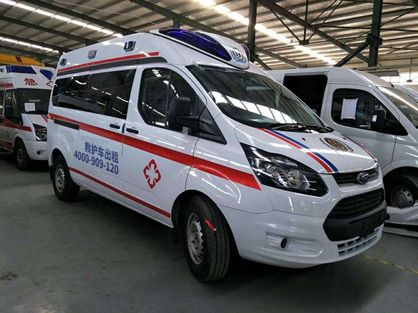忘掉转院返乡烦恼，急救车出租联系方式价格一路相伴。