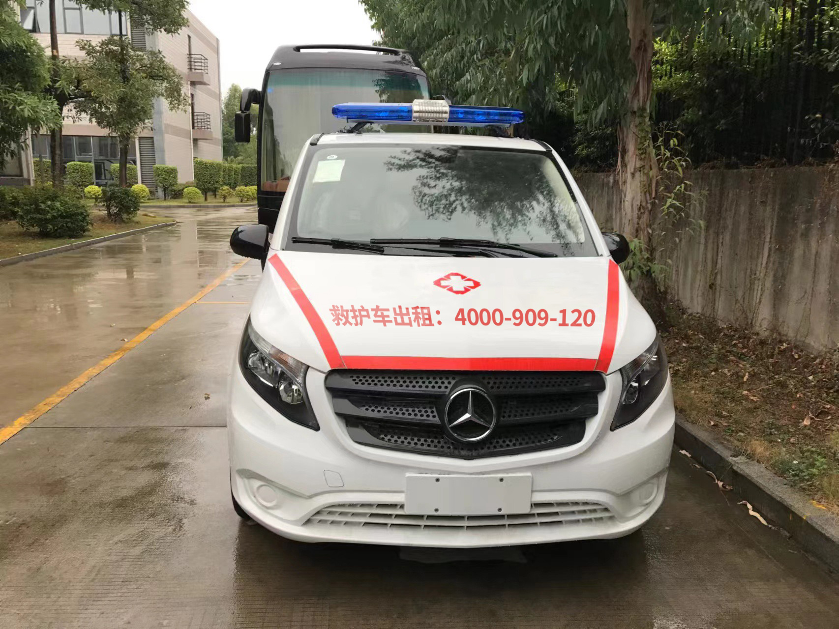 长途救护车服务联系电话，小微救护车－－出院接送旅程的最佳伴侣。