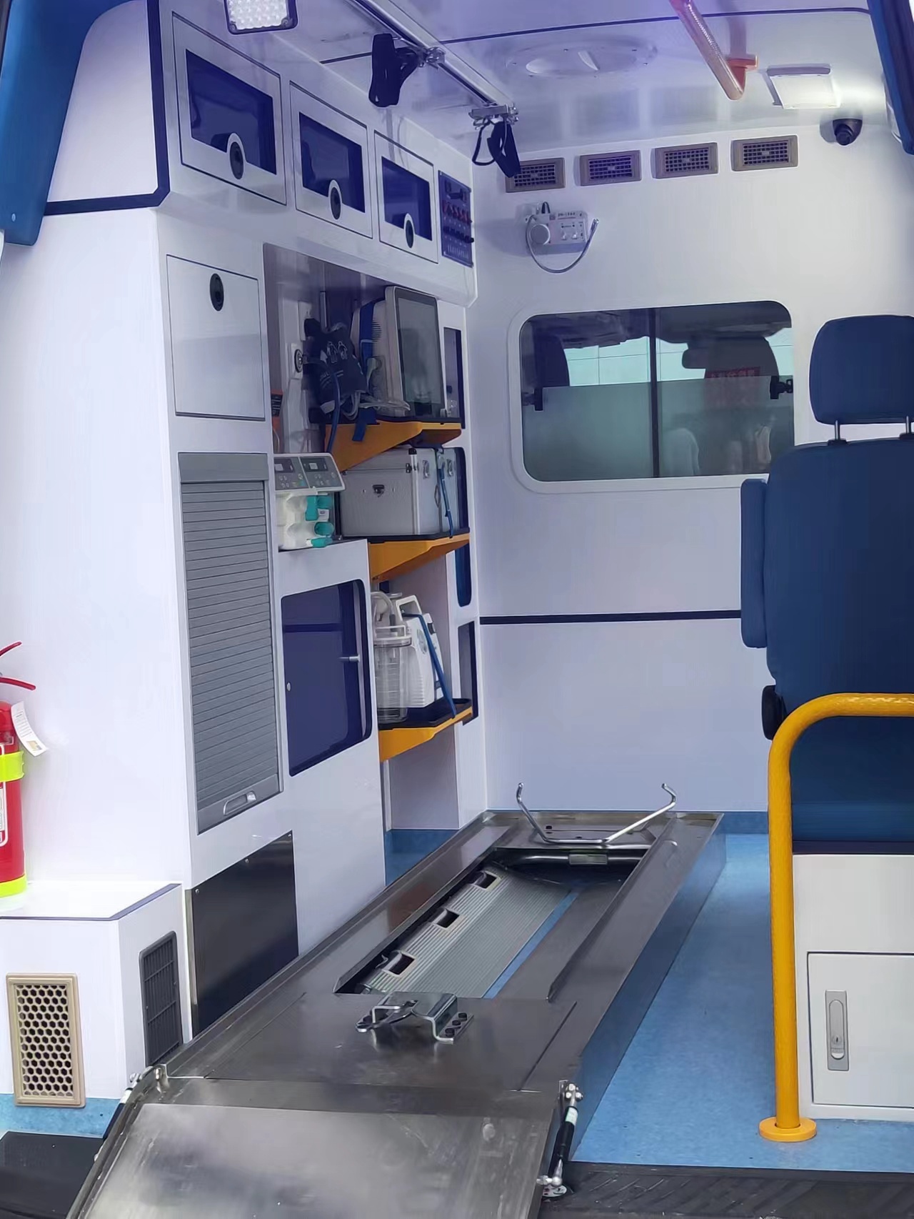 潼南区回家转院救护车转运回家电话，安全护送患者回家的最佳选择