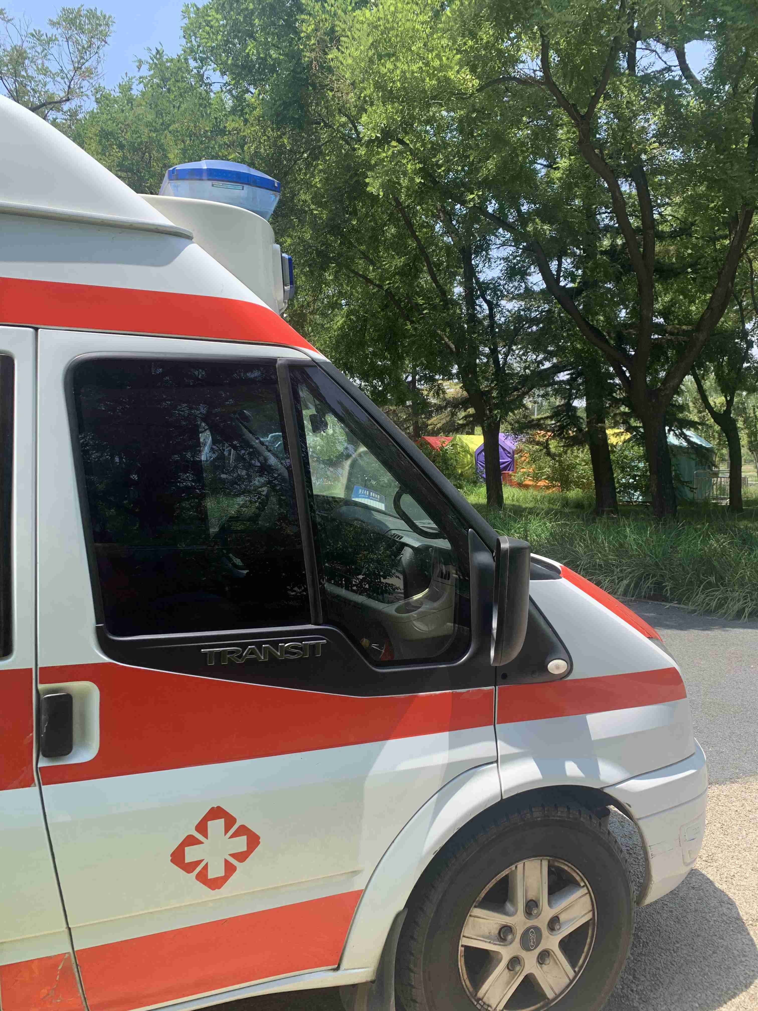 如何选择专业活动救护车出租以确保赛事的安全畅行？