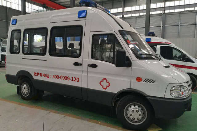 依维柯宝迪柴油救护车